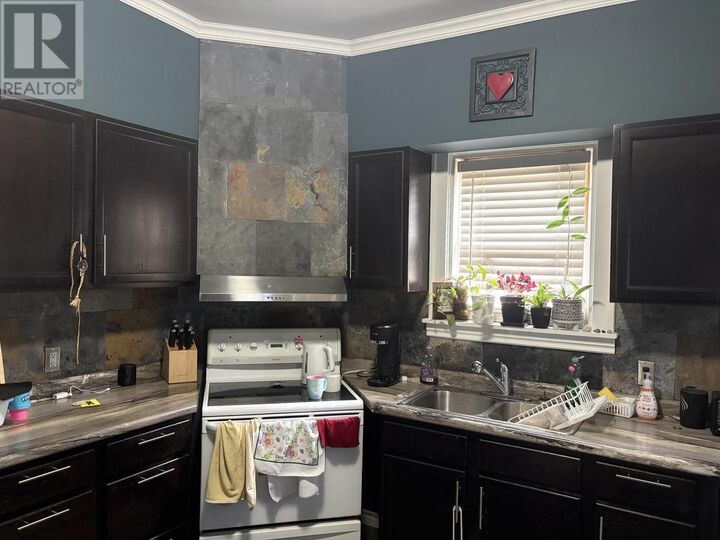 Property Photo:  157 Kohler St  ON P6A 3V2 