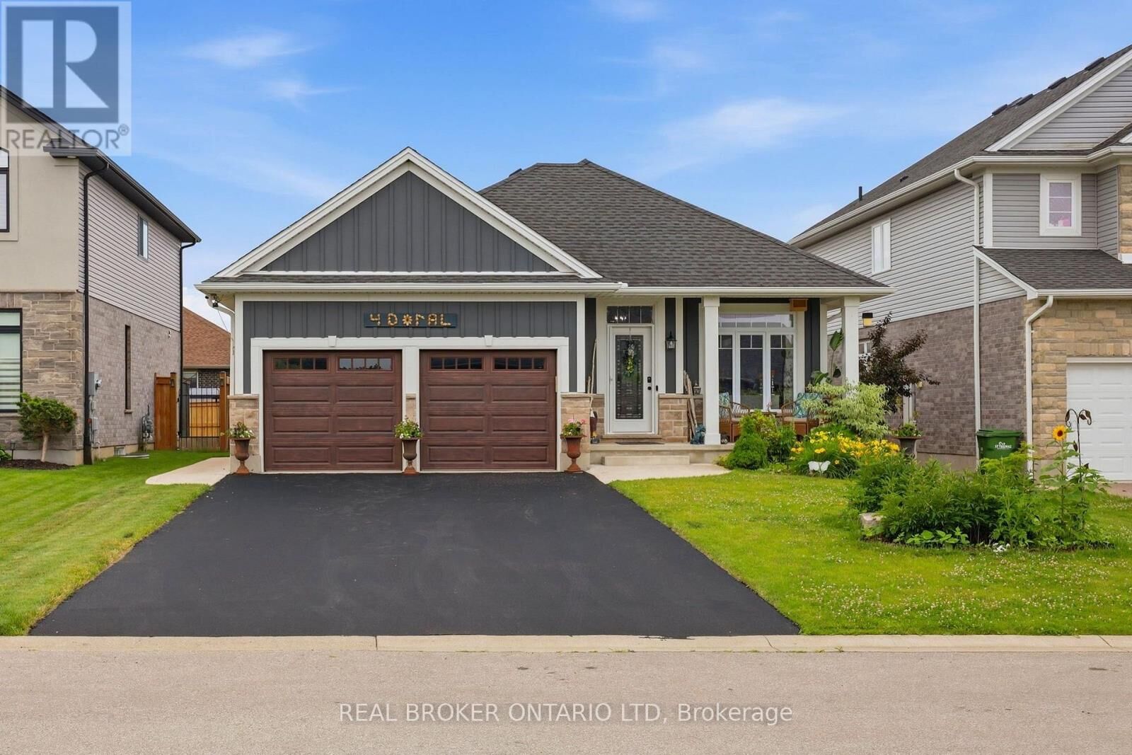 Property Photo:  4 Doral Court  ON N5R 0G3 