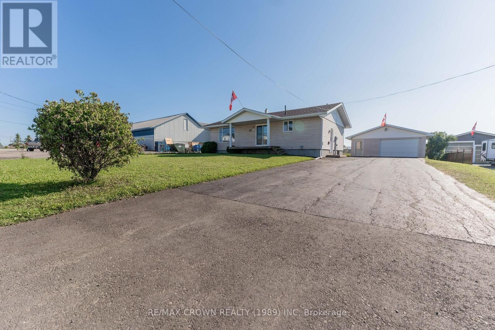 Property Photo:  20 Brunelle Road South  ON P5N 2T2 