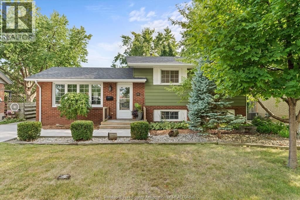 Property Photo:  11 Riviera  ON N9V 3A5 