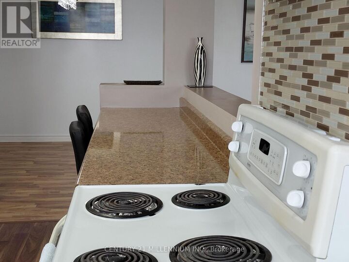 Property Photo:  25 Kensington Road 1903  ON L6T 3W8 