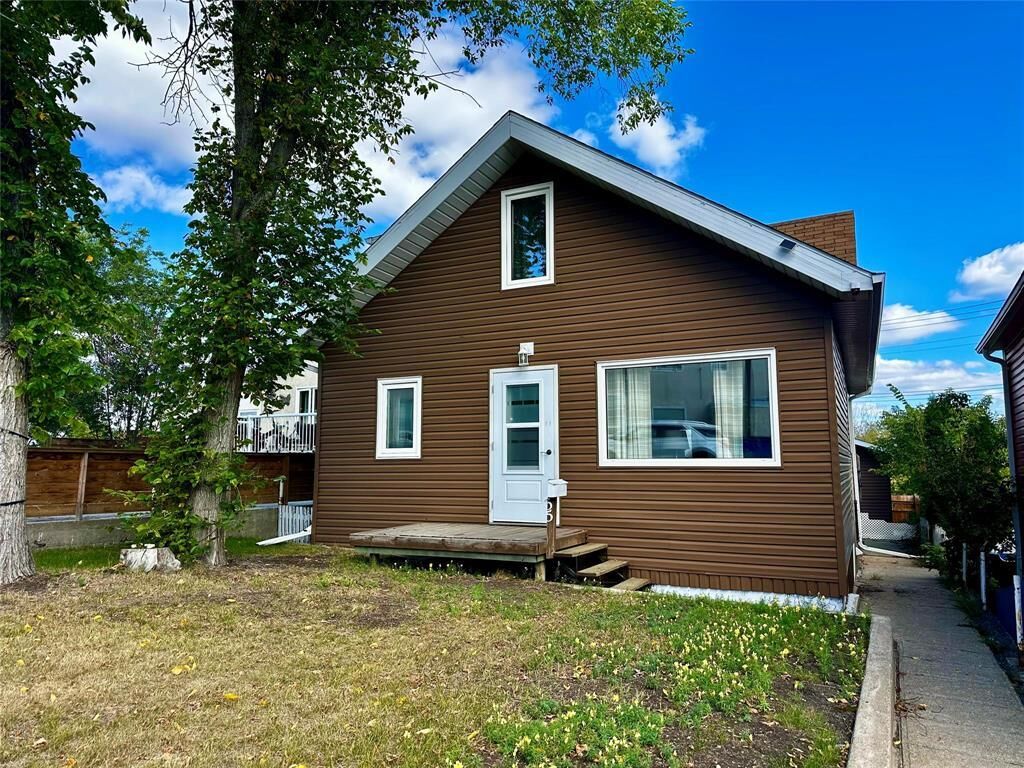 Property Photo: 35 Hudson Street MB R8A 1C3
