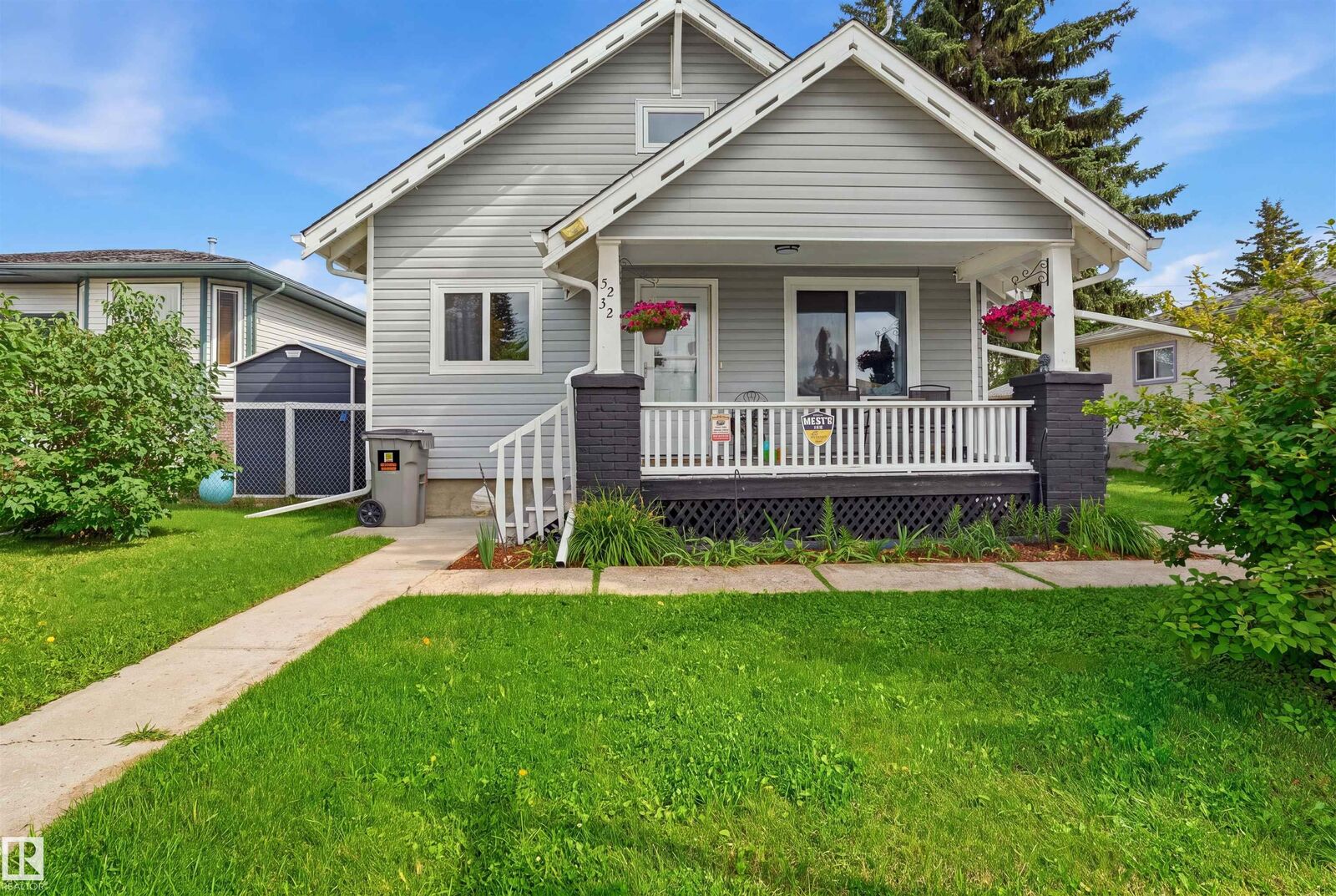 Property Photo:  5232 51 Avenue  AB T0B 3H0 