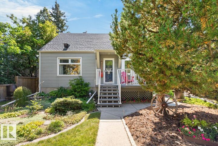 Property Photo:  8523 84 Avenue NW  AB T6C 1C8 