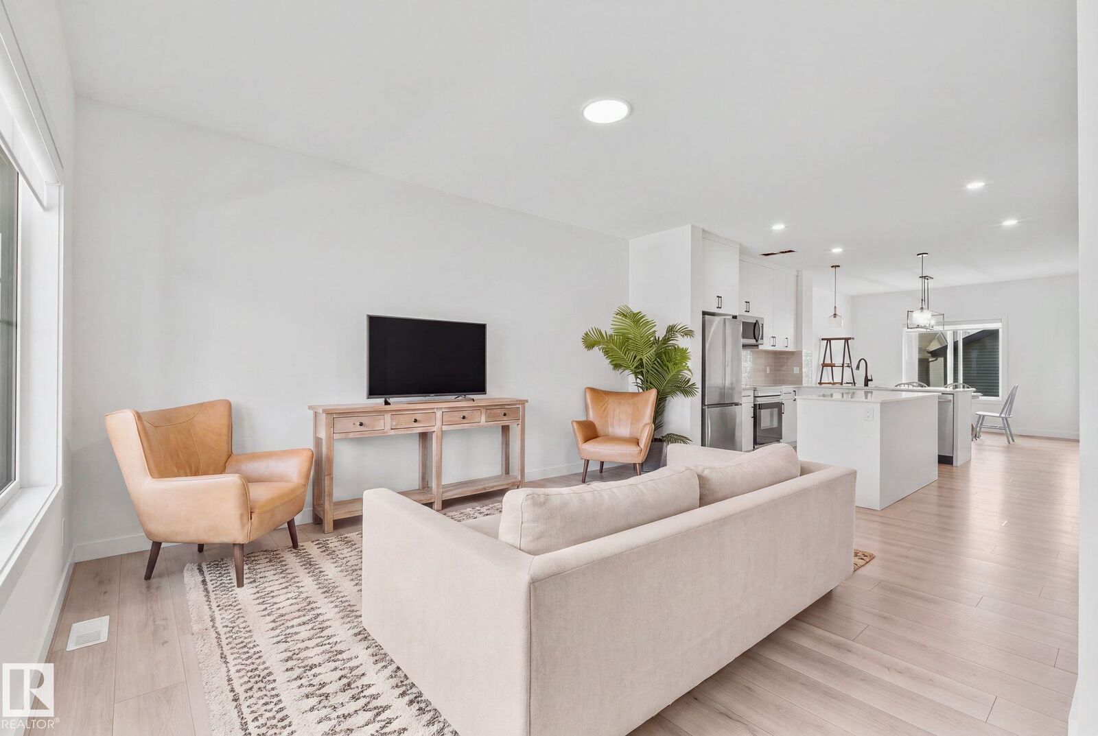 Property Photo:  4023 Hawthorn Link Link SW  AB T6X 1Y6 