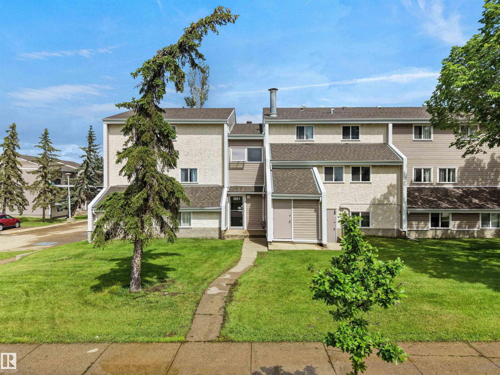 Property Photo:  3851 76 Street NW 4  AB T6K 2P9 