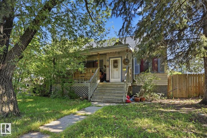 Property Photo:  11611 128 Street NW  AB T5M 0X3 