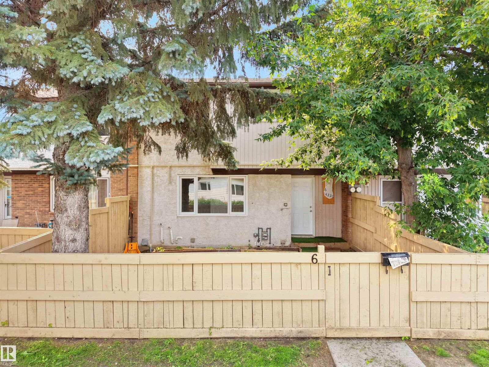 Property Photo:  14220 80 Street NW 6  AB T5C 1L6 