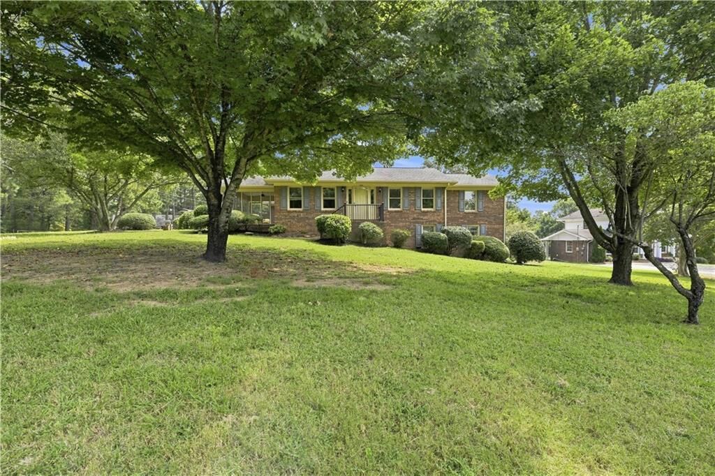 Property Photo:  208 Woodland Circle SE  GA 30701 