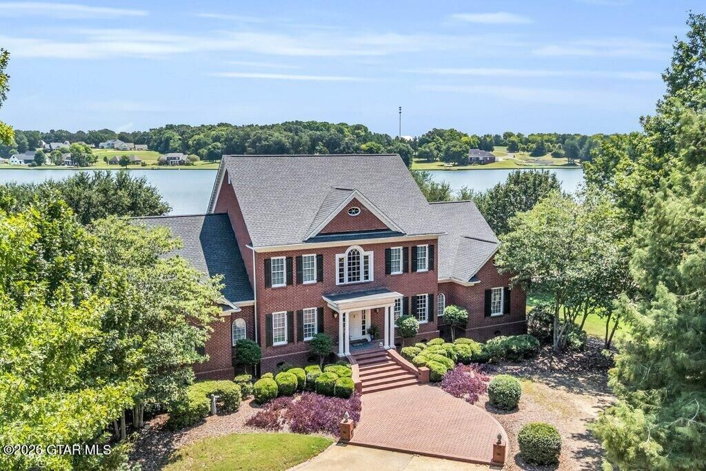 Property Photo: 1248 W Lakeshore Drive MS 39759