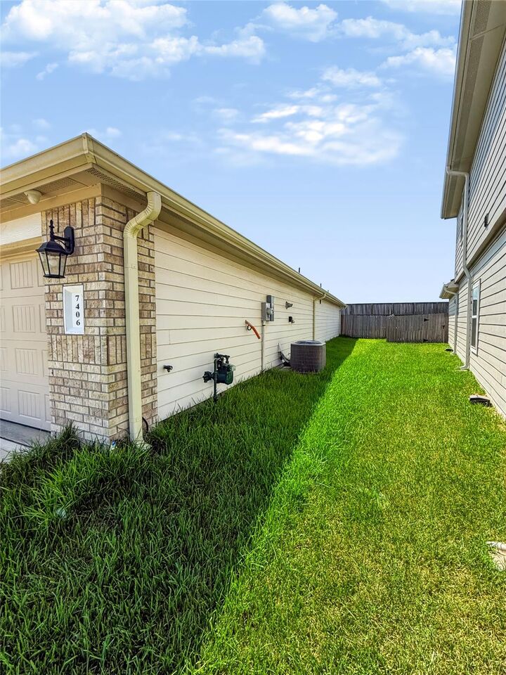 Property Photo:  7406 Elm Landing Lane  TX 77469 