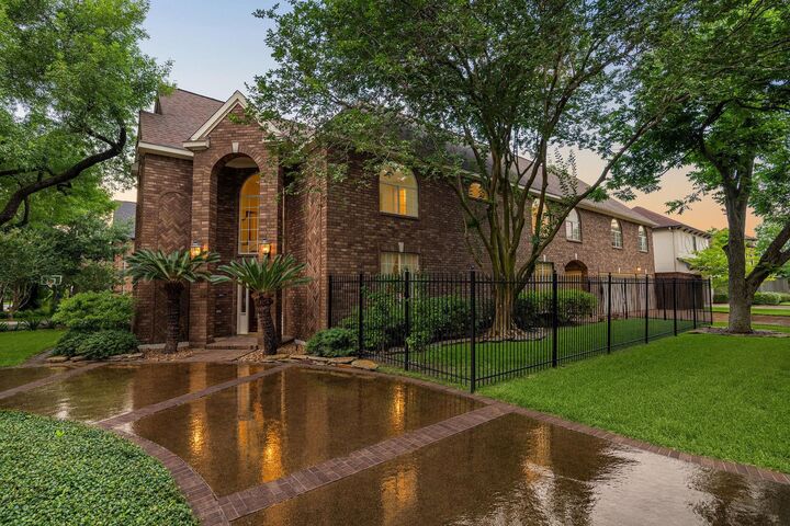 Property Photo:  4900 Cedar Street  TX 77401 