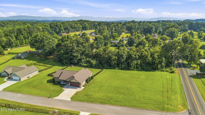 Property Photo:  408 Melford Drive  TN 37871 