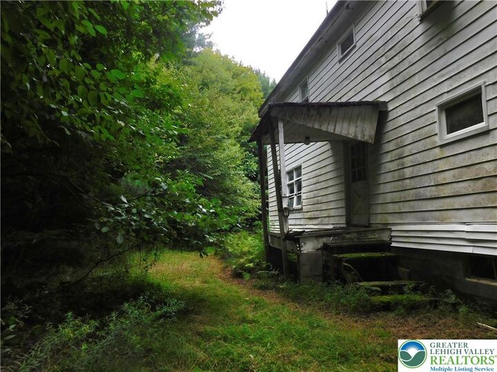 Property Photo:  996 Greenwood Street  PA 18071 
