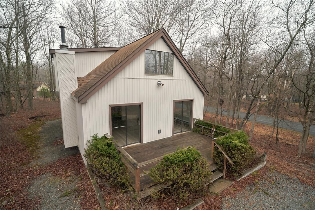 Property Photo: 121 Nosirrah Road PA 18210