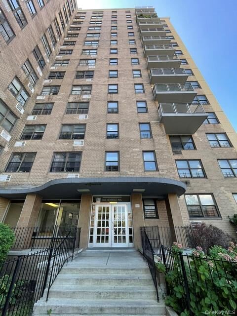 Property Photo:  1966 Newbold Avenue 1004  NY 10472 