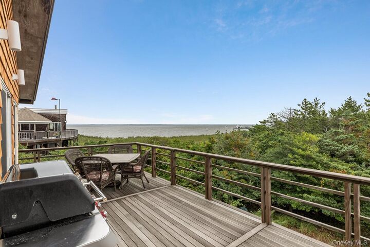 Property Photo:  31 E End Walk  NY 11706 