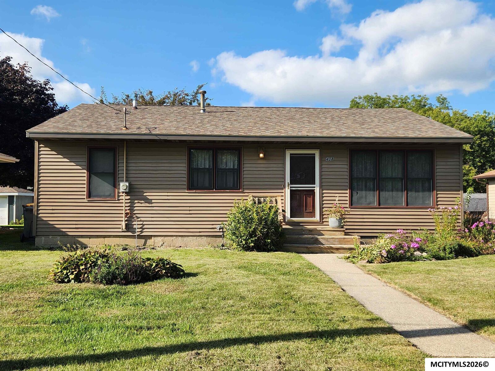 Property Photo: 408 26th SW IA 50401