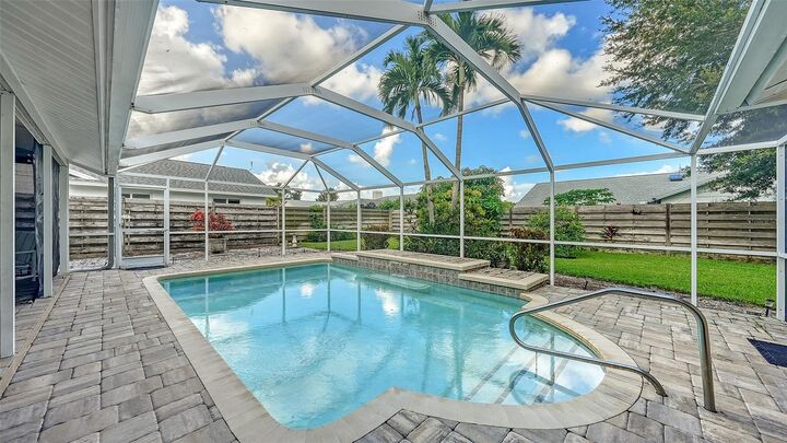 Property Photo:  4494 Diamond Circle E  FL 34233 