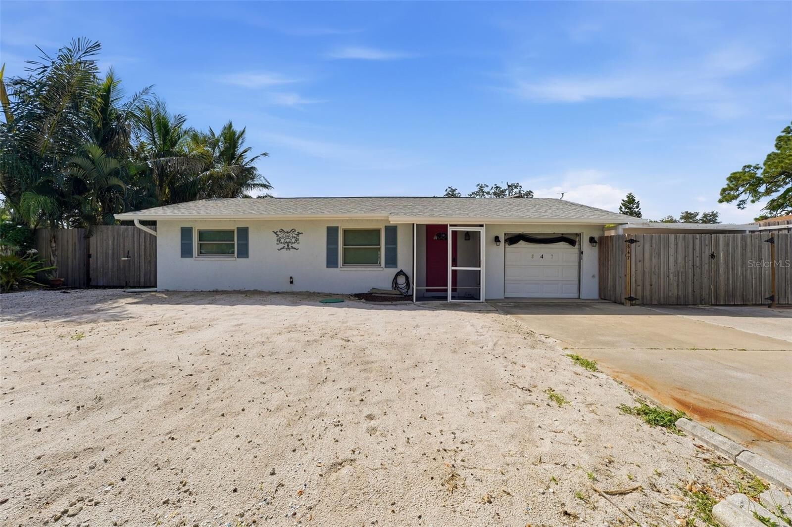 Property Photo:  847 S Venice Boulevard  FL 34293 