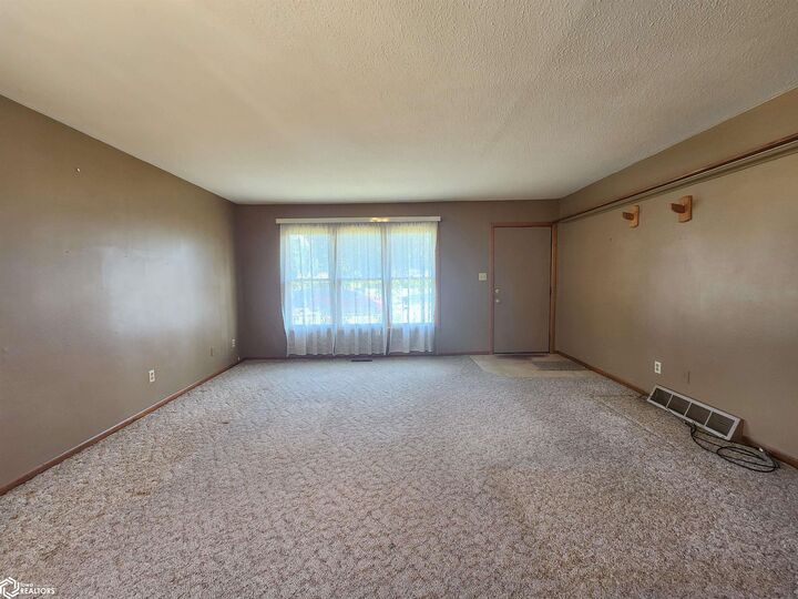 Property Photo:  408 26th Street SW  IA 50401 