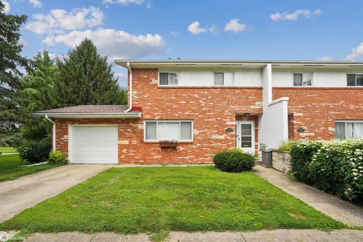Property Photo: 1708-1710 Smith Street IA 52601