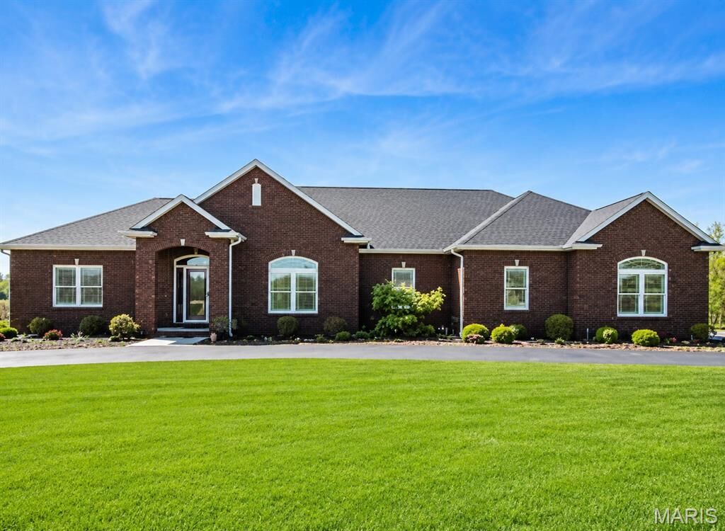 Property Photo:  600 Covington Drive  IL 62298 