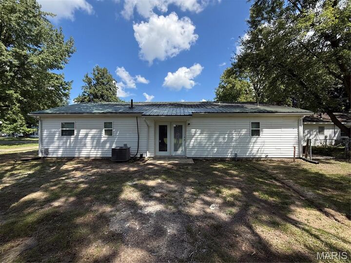 Property Photo:  105 Adams Street  MO 63801 