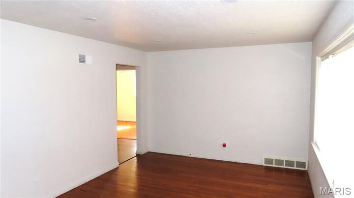Property Photo:  100 Florwood Court  MO 63135 