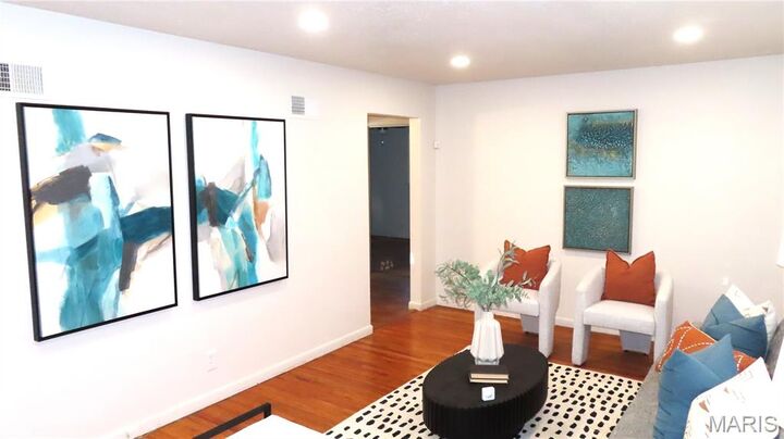 Property Photo:  100 Florwood Court  MO 63135 