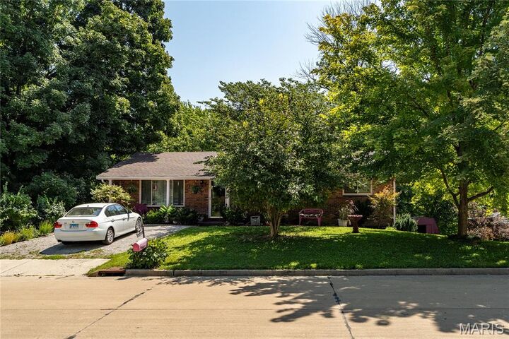 Property Photo: 334 Pleasant Ridge Road IL 62208