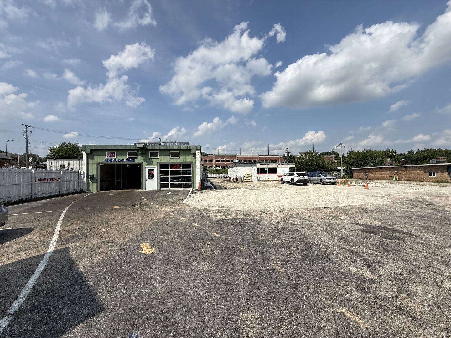 Property Photo:  618-628 S First Street  IL 60134 
