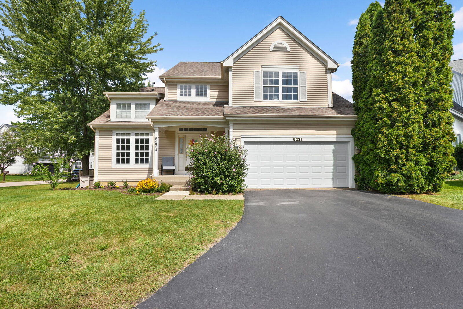 Property Photo:  6233 Formoor Lane  IL 60031 