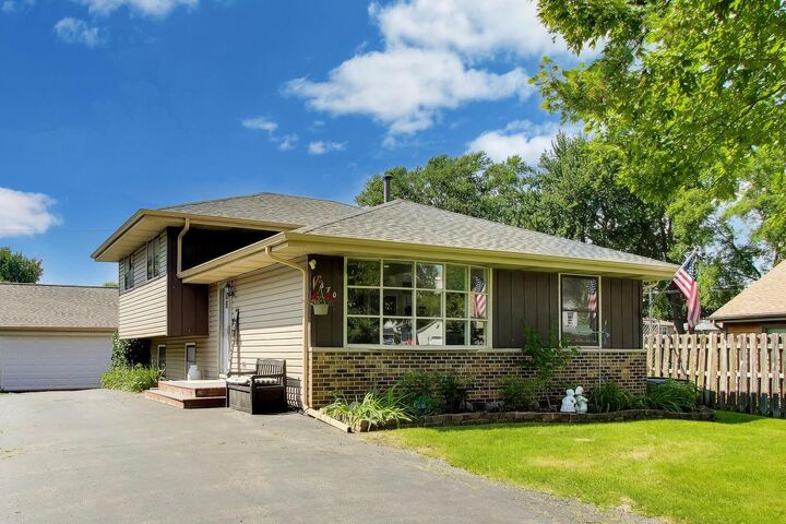 Property Photo:  3S570 Elizabeth Avenue  IL 60555 