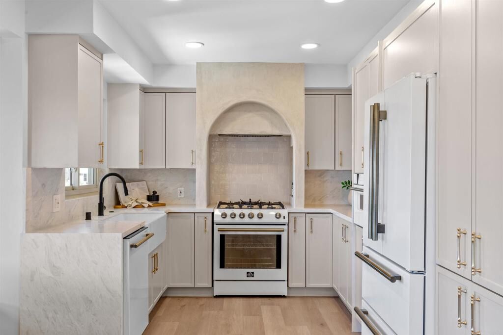 Property Photo:  5740 Daffodil Lane  CA 92120 