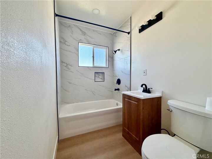 Property Photo:  1426 1/2 W 83rd  CA 90047 