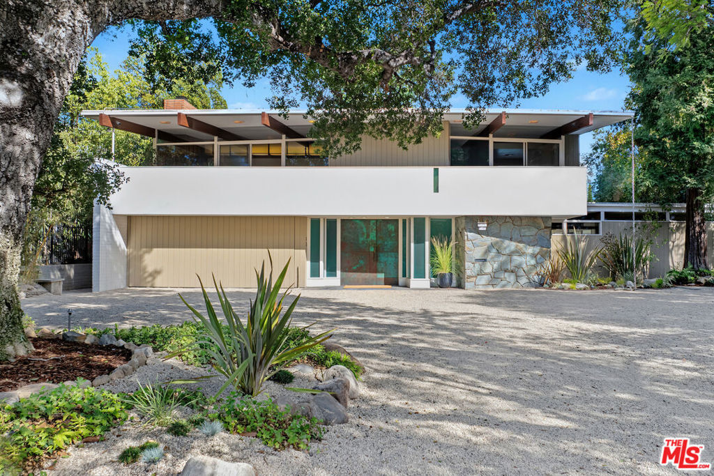 Property Photo:  1024 Armada Drive  CA 91103 