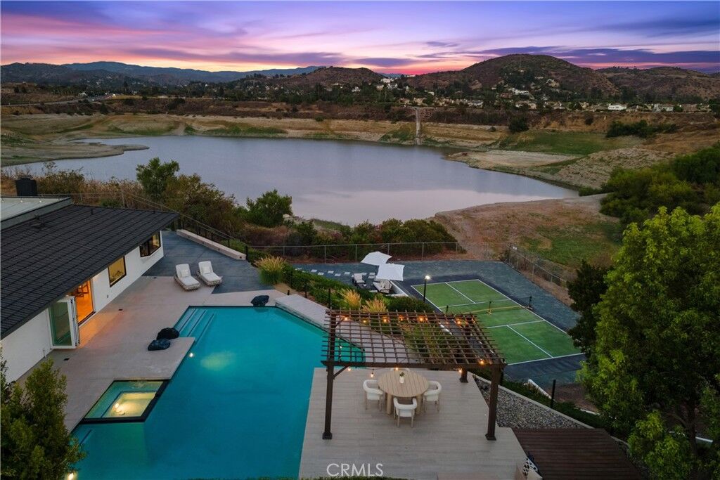 Property Photo:  18512 Lincoln Cir  CA 92861 