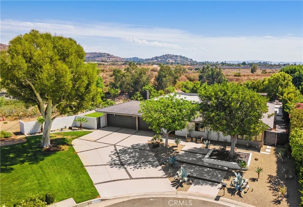 Property Photo:  18512 Lincoln Cir  CA 92861 