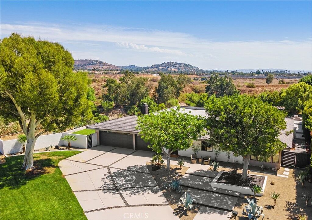 Property Photo: 18512 Lincoln Cir CA 92861