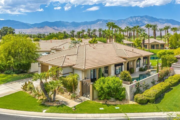 Property Photo: 110 Lakefront Way CA 92270