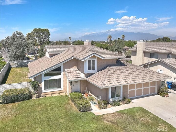 Property Photo: 660 S Pampas Ave CA 92376