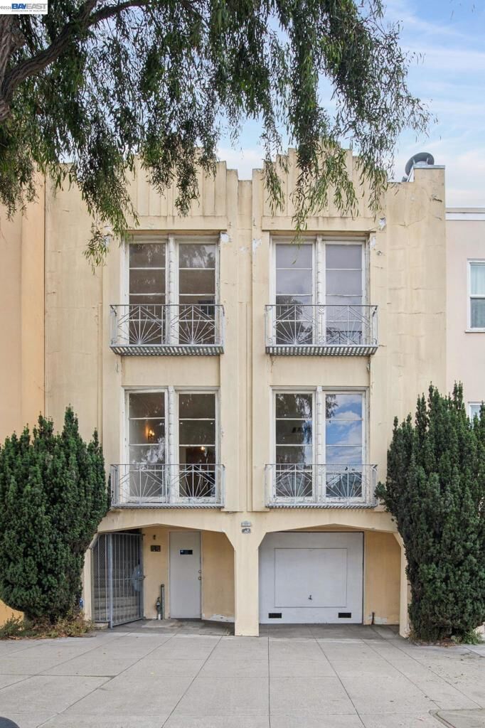 Property Photo:  83 85 Stanyan St  CA 94118 