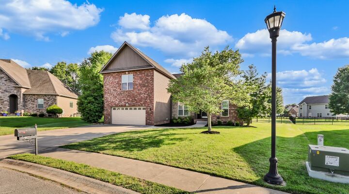 Property Photo:  126 Parkland Cir  TN 37043 