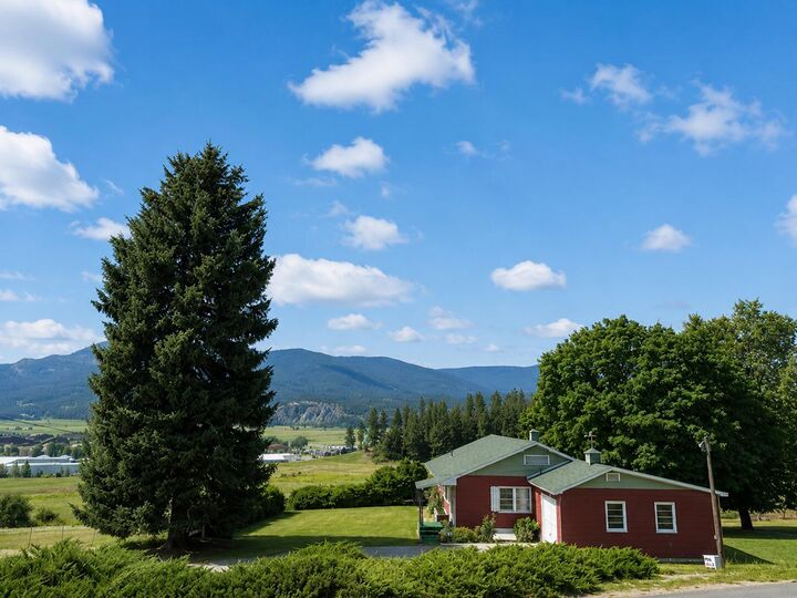 Property Photo:  103 Buena Vista Dr  WA 99114 