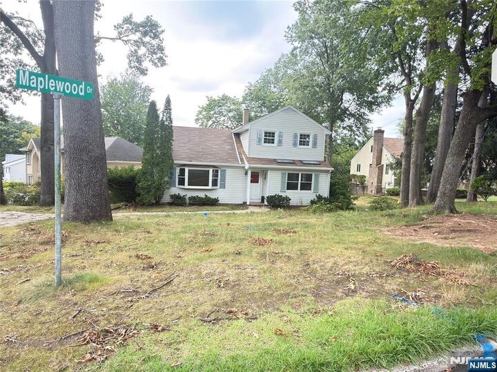 Property Photo:  89 Circle Drive  NJ 07652 