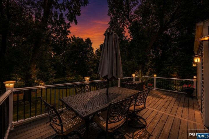 Property Photo:  375 Queens Court  NJ 07450 