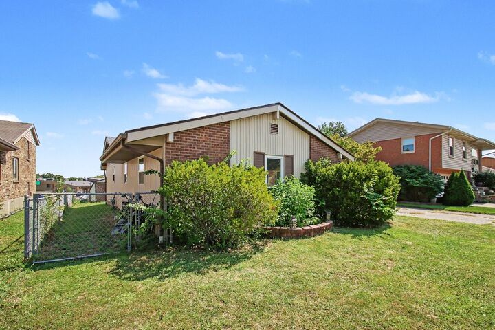 Property Photo: 205 Merravay Drive KY 41042