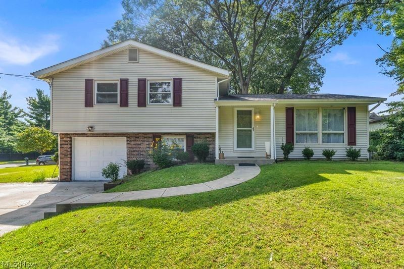 Property Photo: 596 Eric Drive OH 44305
