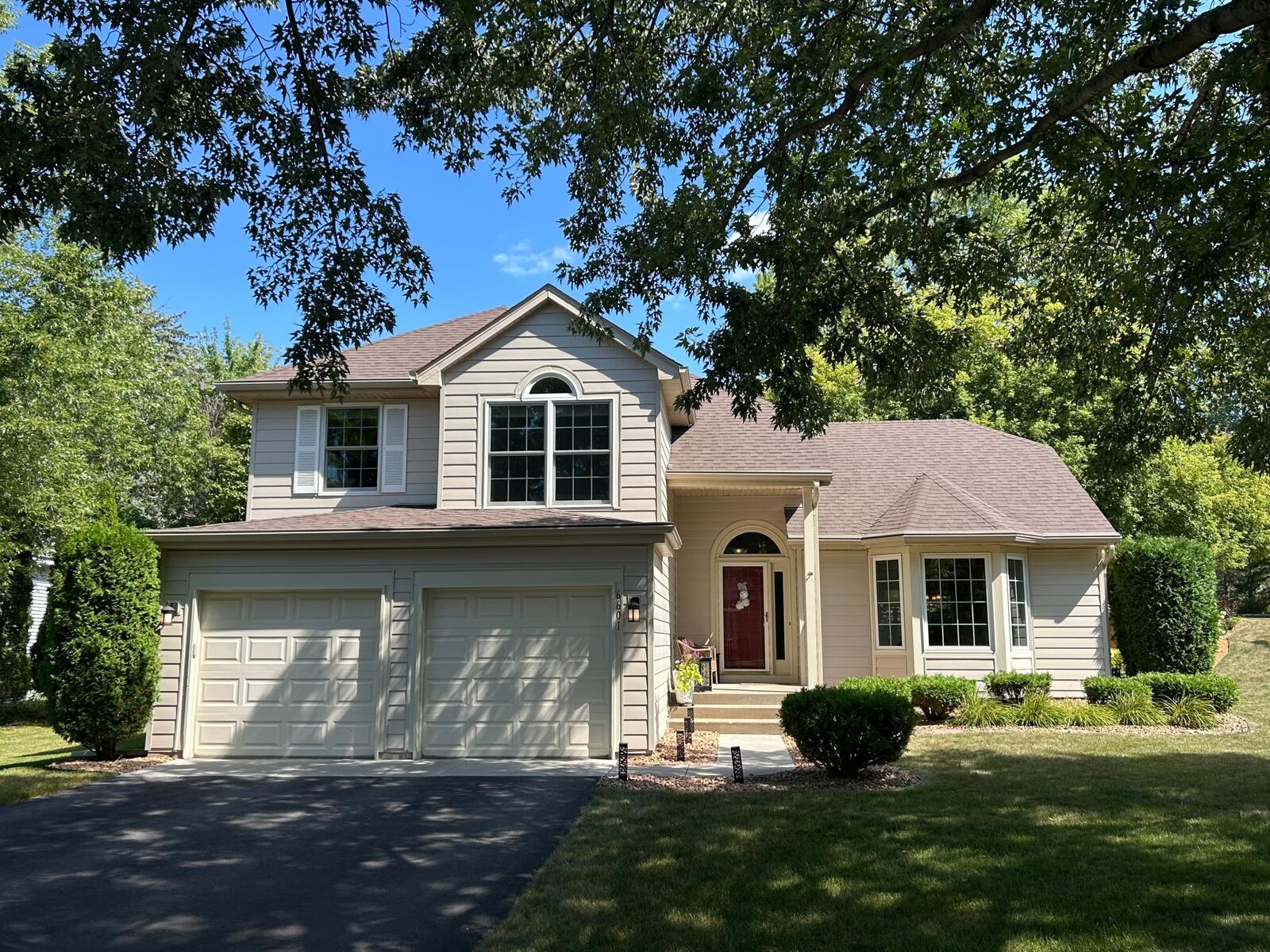 Property Photo: 6601 Arlington Court MN 55317